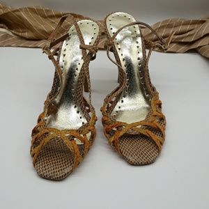 BCBG STRAPPY HEELS